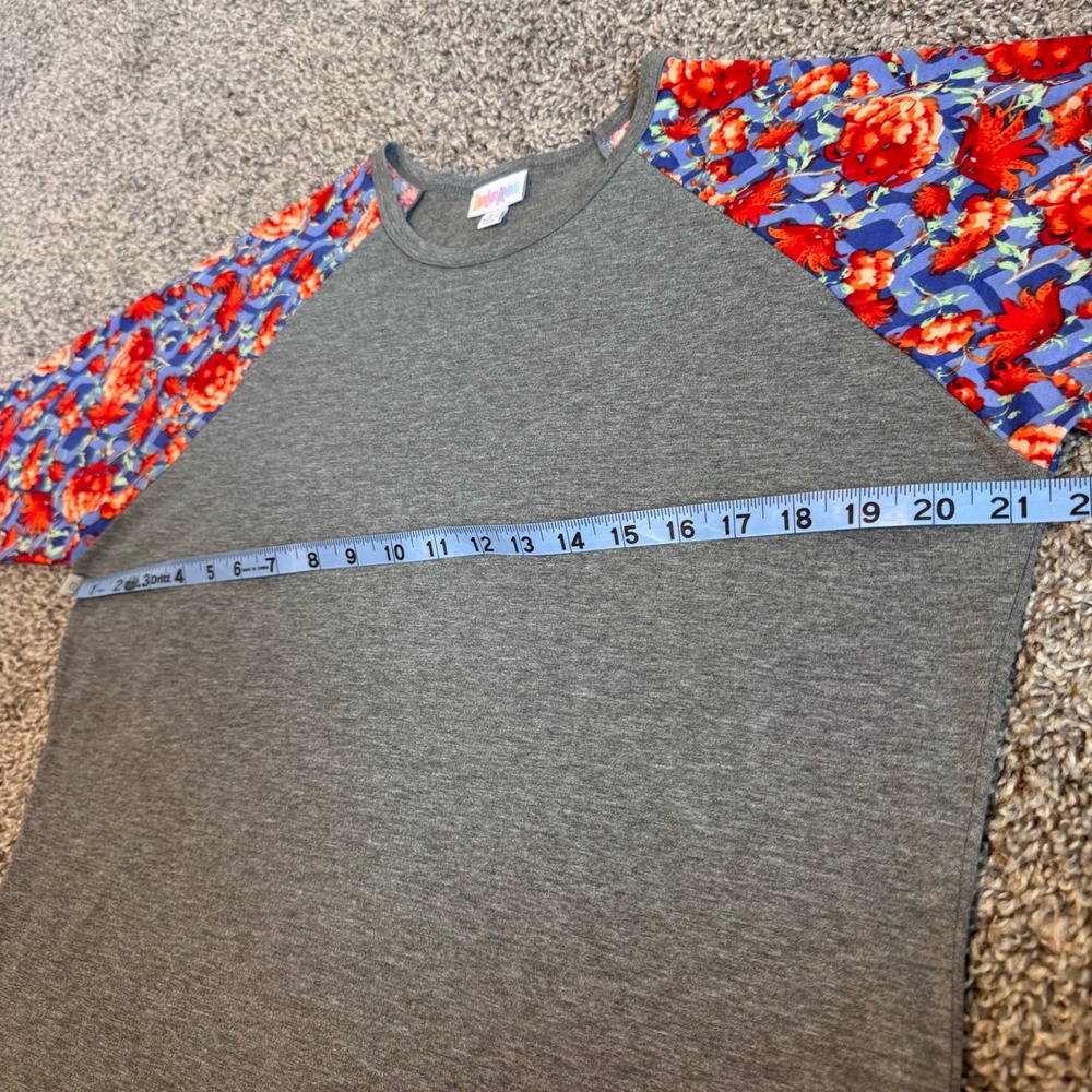 NWT LuLaRoe Randy Raglan Floral Print Sleeves w/ Gray Women's Size L 3/4 Sleeve - Picture 4 of 6